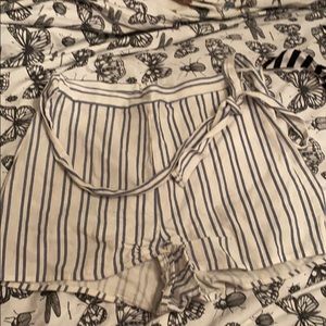 High waisted cloth shorts